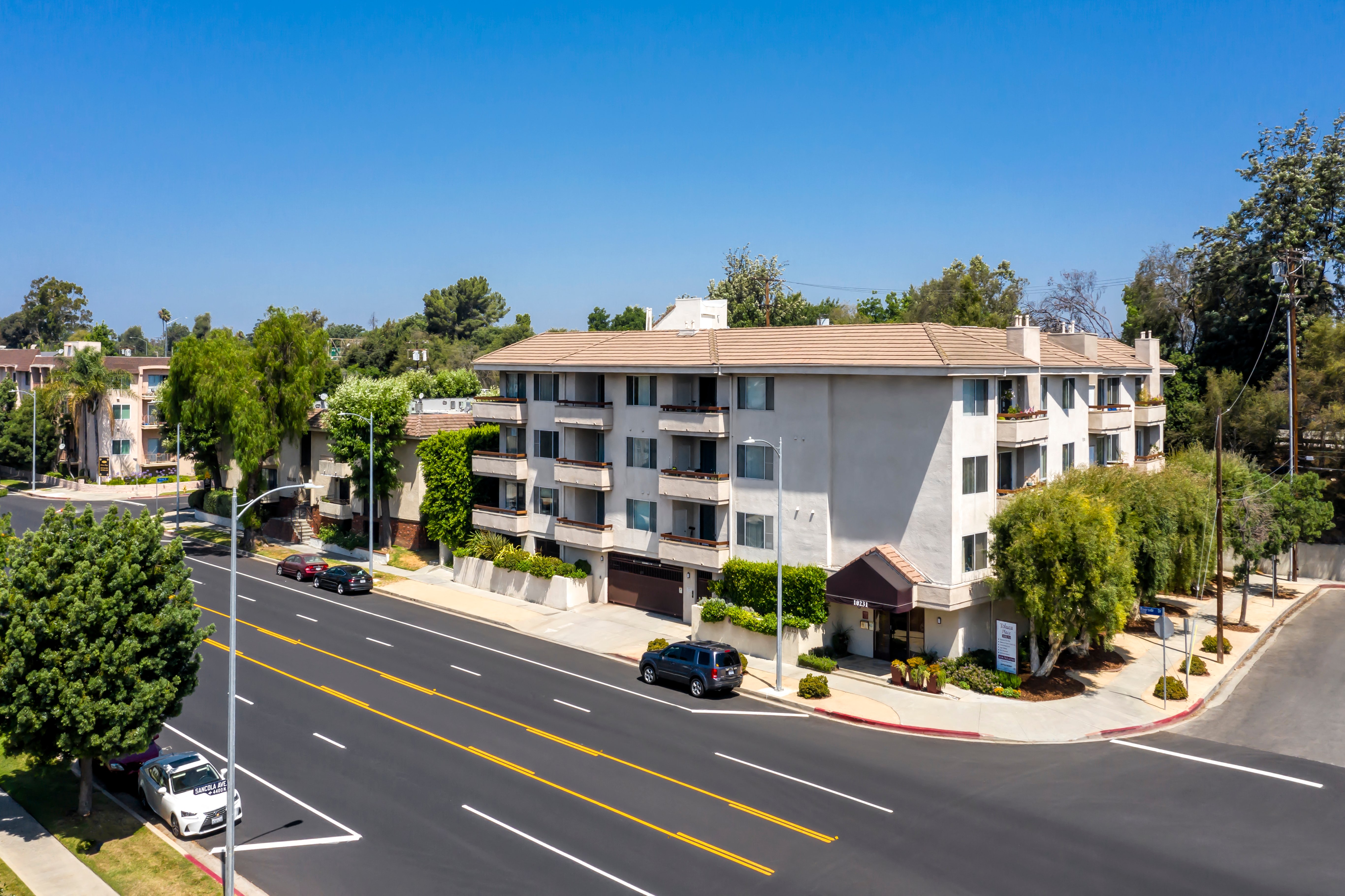 10231 / Toluca Place